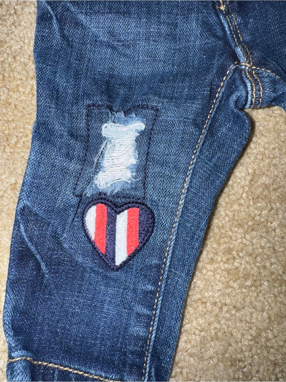 Tommy Hilfiger Baby Girl Skinny Jeans Distressed Heart 3-6M - Picture 4 of 4